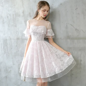 Moderne Mode Robe De Graduation 2017 Rougissant Rose Courte Princesse Encolure Dégagée Dos Nu Manches Courtes Perle Dentelle Appliques Percé Robe De Ceremonie
