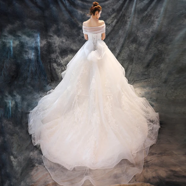 Chic / Belle Église Robe De Mariée 2017 Blanche Princesse Chapel Train De l'épaule Manches Courtes Dos Nu Perlage En Dentelle Appliques