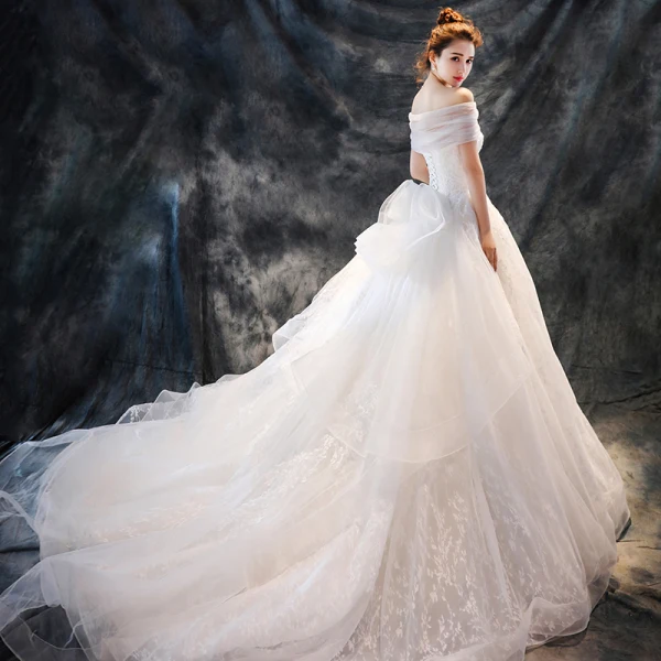 Chic / Belle Église Robe De Mariée 2017 Blanche Princesse Chapel Train De l'épaule Manches Courtes Dos Nu Perlage En Dentelle Appliques