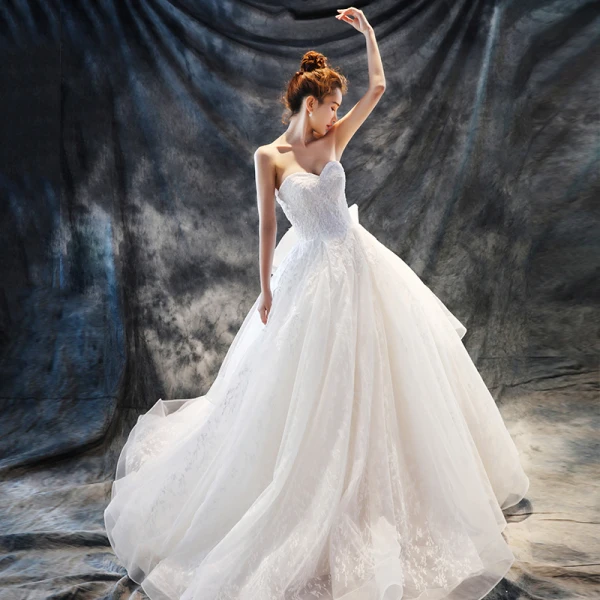 Chic / Belle Église Robe De Mariée 2017 Blanche Princesse Chapel Train De l'épaule Manches Courtes Dos Nu Perlage En Dentelle Appliques