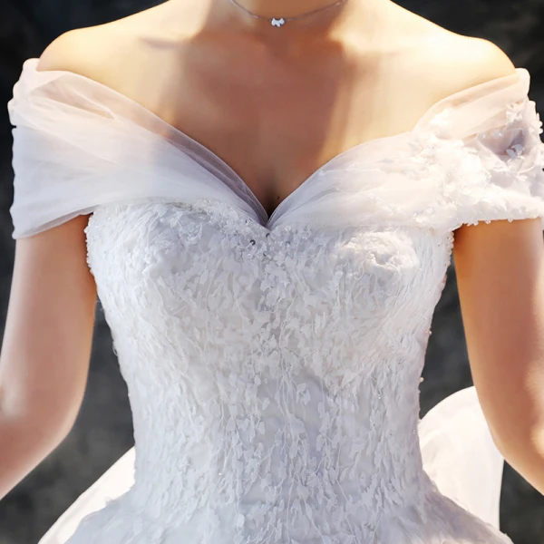 Chic / Belle Église Robe De Mariée 2017 Blanche Princesse Chapel Train De l'épaule Manches Courtes Dos Nu Perlage En Dentelle Appliques