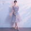 Chic / Belle Gris Robe Demoiselle D'honneur 2018 Princesse Appliques En Dentelle Ceinture Thé Longueur Volants Dos Nu Robe Pour Mariage