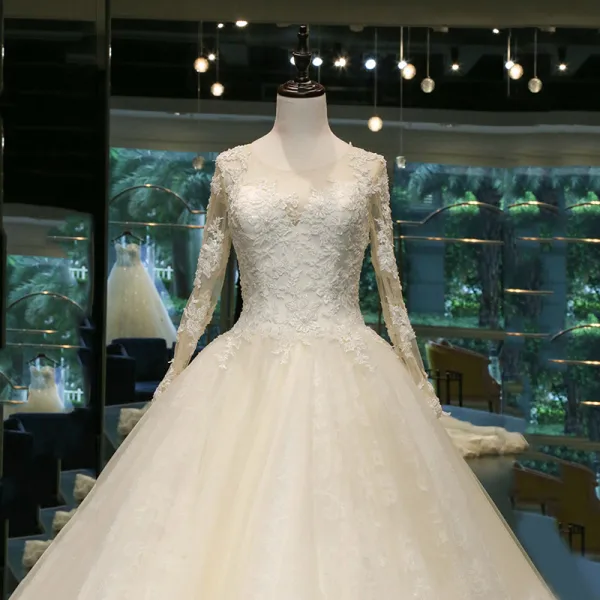Klassisch Schöne Saal Kirche Brautkleider 2017 Mit Spitze Applikationen Rückenfreies Rundhalsausschnitt Lange Ärmel Kathedrale Schleppe Weiß Ballkleid
