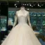 Klassisch Schöne Saal Kirche Brautkleider 2017 Mit Spitze Applikationen Rückenfreies Rundhalsausschnitt Lange Ärmel Kathedrale Schleppe Weiß Ballkleid