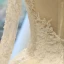 Klassisch Schöne Saal Kirche Brautkleider 2017 Mit Spitze Applikationen Rückenfreies Rundhalsausschnitt Lange Ärmel Kathedrale Schleppe Weiß Ballkleid