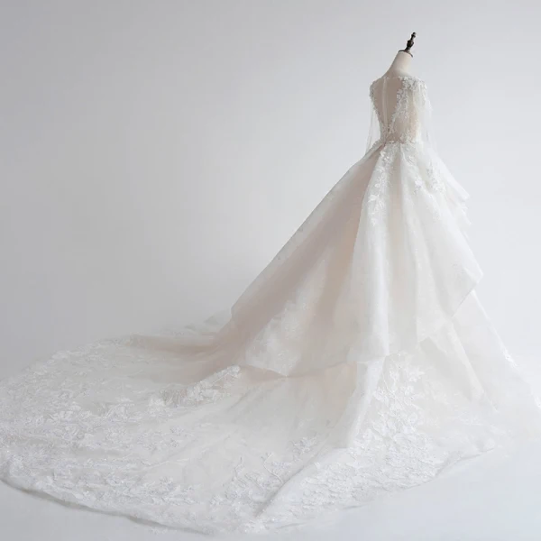 Luxury / Gorgeous White Wedding Dresses 2017 Royal Train Ball Gown V-Neck Long Sleeve Backless Heart-shaped Lace Appliques Flower Rhinestone Glitter Pierced