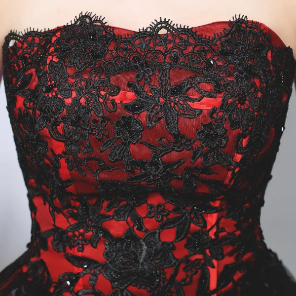 Affordable Burgundy Prom Dresses 2017 Chapel Train Ball Gown Strapless Sleeveless Backless Lace Appliques Beading Formal Dresses