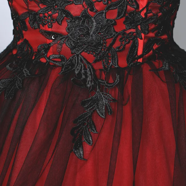 Affordable Burgundy Prom Dresses 2017 Chapel Train Ball Gown Strapless Sleeveless Backless Lace Appliques Beading Formal Dresses