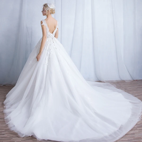 Classic Chic / Beautiful Church Hall Wedding Dresses 2017 Lace Appliques V-Neck Sleeveless Backless Cathedral Train White Ball Gown