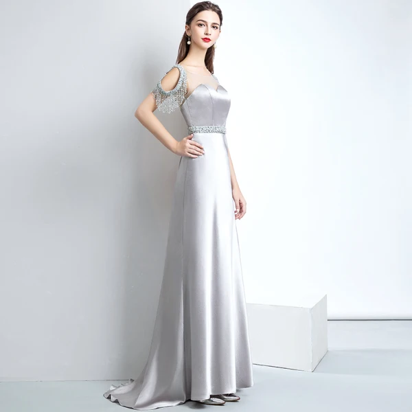 Luxe Robe De Soirée 2017 Princesse Perlage Paillettes Encolure Dégagée Dos Nu Sans Manches Train De Balayage Soirée