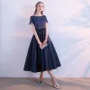 Chic / Beautiful Homecoming Graduation Dresses 2017 A-Line / Princess Bow Scoop Neck Zipper Up Short Sleeve Knee-Length