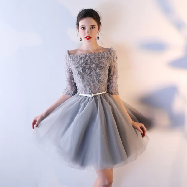Chic / Belle Gris de retour Robe De Graduation 2017 Princesse Dentelle Paillettes Fleurs Artificielles Encolure Carrée Courte 1/2 Manches Robe De Ceremonie