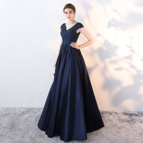 Classique Bleu Marine Robe De Bal 2017 Princesse En Dentelle Fleur Cristal Paillettes V-Cou Dos Nu Sans Manches Train De Balayage Robe De Ceremonie