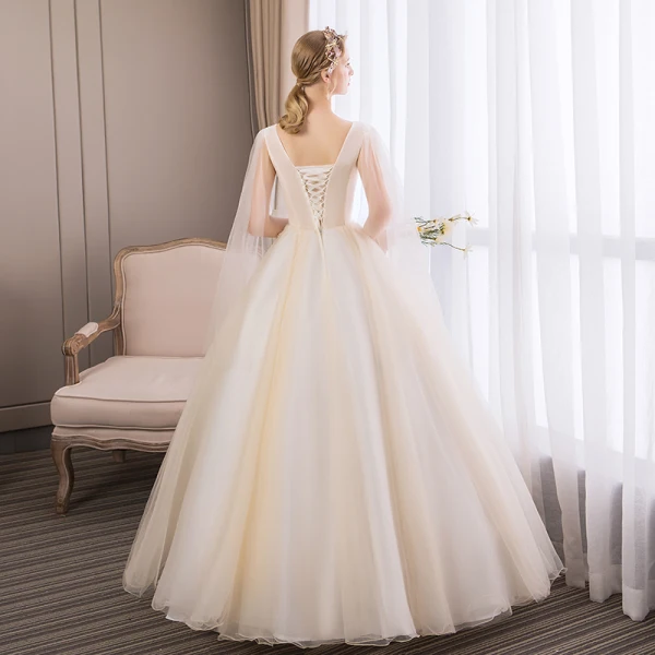 Abordable Champagne Robe De Bal 2018 Robe Boule En Dentelle Fleur Perle Faux Diamant V-Cou Dos Nu Sans Manches Longue Robe De Ceremonie