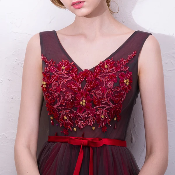 Chic / Beautiful Burgundy Prom Dresses 2018 A-Line / Princess Lace Appliques Bow Crystal V-Neck Backless Sleeveless Floor-Length / Long Formal Dresses