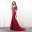 Lyx Burgundy Aftonklänningar 2018 Trumpet / Sjöjungfru Beading Kristall Rhinestone V-Hals Halterneck 1/2 ärm Domstol Tåg Formella Klänningar