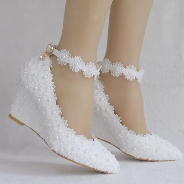 Modern / Fashion White Wedding Shoes 2018 Lace Pearl Ankle Strap 10 cm Wedges Round Toe Wedding