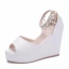 Mote Hvit Casual Kilehæl Damesko 2018 Perle Rhinestone Dusk Ankelstropp Peep Toe