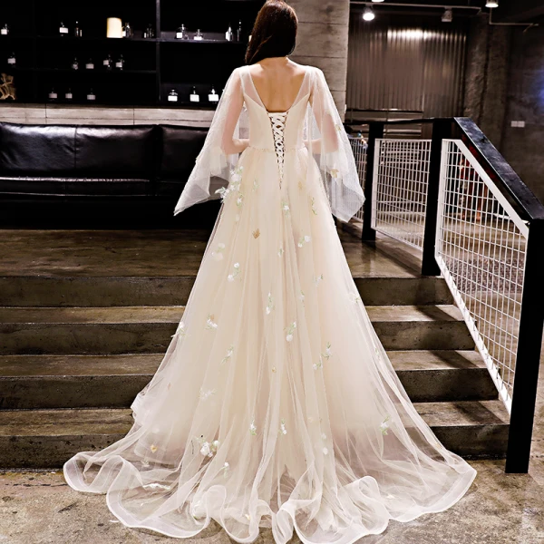 Modern / Fashion Champagne Evening Dresses 2019 A-Line / Princess Appliques Scoop Neck Backless Court Train Formal Dresses