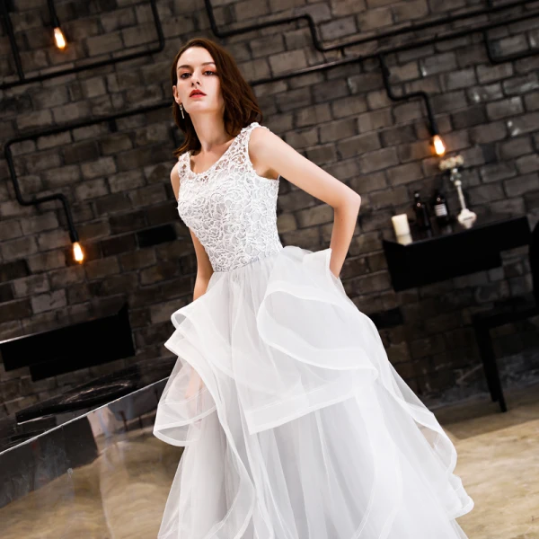 Chic / Beautiful White Prom Dresses 2019 A-Line / Princess Lace Cascading Ruffles Scoop Neck Backless Sleeveless Floor-Length / Long Formal Dresses