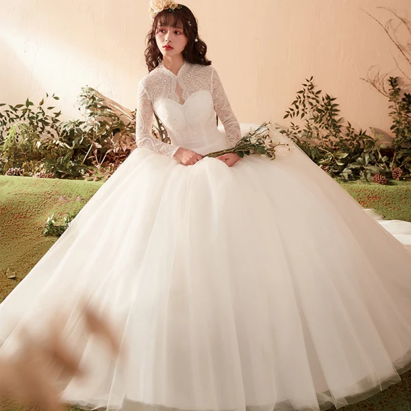 Élégant Ivoire Robe De Mariée 2018 Robe Boule Dentelle Encolure Dégagée Dos Nu Manches Longues Chapel Train Mariage