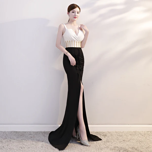 Sexy Noire Robe De Soirée 2019 Trompette / Sirène Perlage Bretelles Spaghetti Sans Manches Dos Nu Train De Balayage Robe De Ceremonie