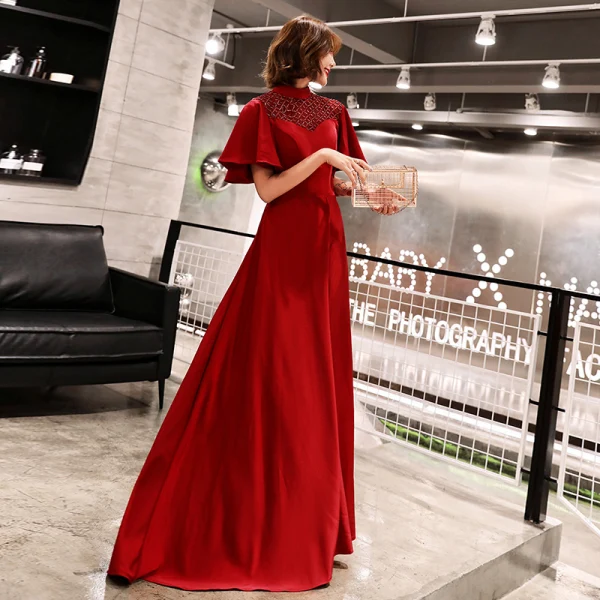 Chic / Beautiful Burgundy Evening Dresses  2019 A-Line / Princess Crystal High Neck Short Sleeve Backless Floor-Length / Long Formal Dresses