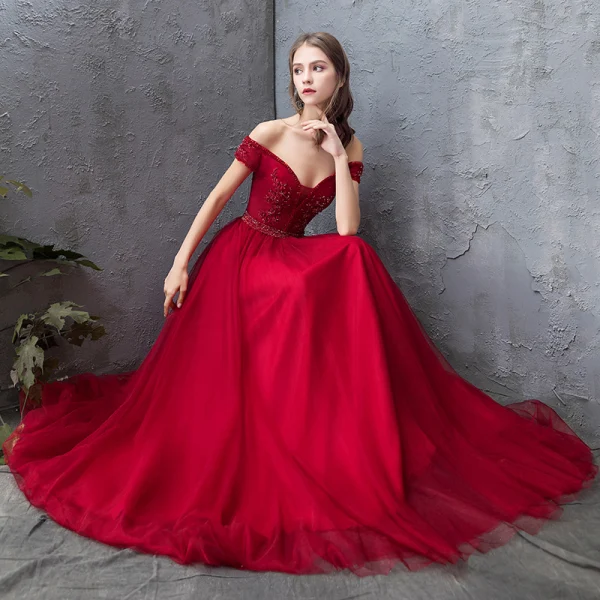Charmant Bordeaux Robe De Soirée 2019 Princesse De l'épaule Perlage Cristal En Dentelle Fleur Paillettes Manches Courtes Dos Nu Longue Robe De Ceremonie