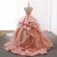 Élégant Perle Rose Robe De Bal 2019 Robe Boule Encolure Dégagée Perlage Sans Manches Dos Nu Volants en Cascade Tribunal Train Robe De Ceremonie