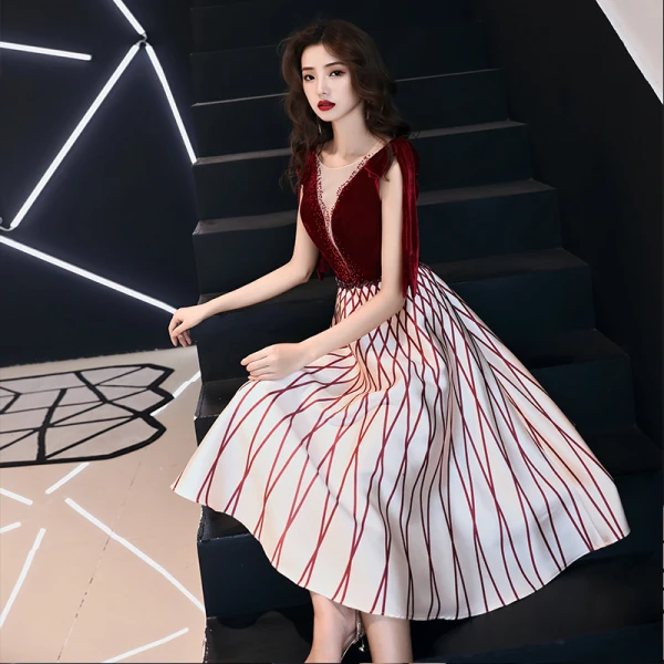 Modern / Fashion Burgundy Homecoming Graduation Dresses 2019 A-Line / Princess Suede Scoop Neck Striped Rhinestone Sleeveless Backless Tea-length Formal Dresses