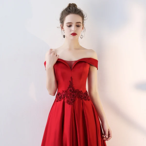 Charmant Bordeaux Robe De Soirée 2019 Princesse De l'épaule Perlage Appliques Cristal Paillettes Manches Courtes Dos Nu Longue Robe De Ceremonie