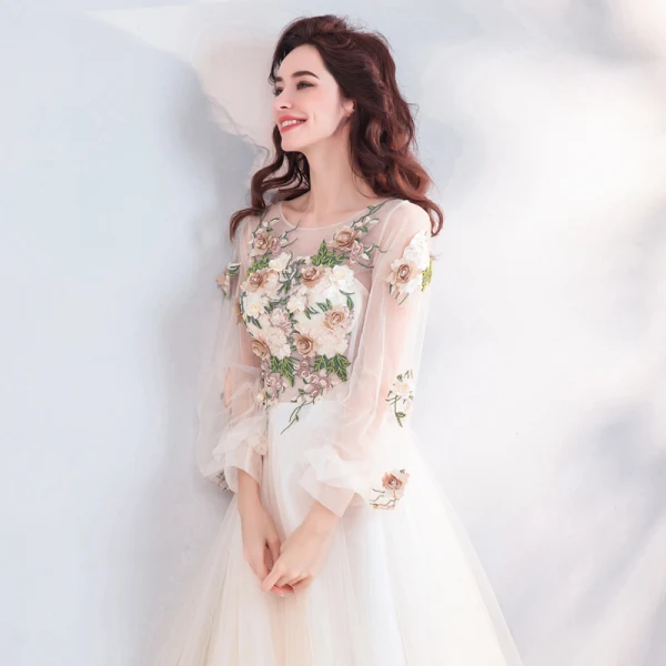 Elegant Champagne Prom Dresses 2019 A-Line / Princess Scoop Neck Beading Lace Flower Appliques Long Sleeve Backless Court Train Formal Dresses