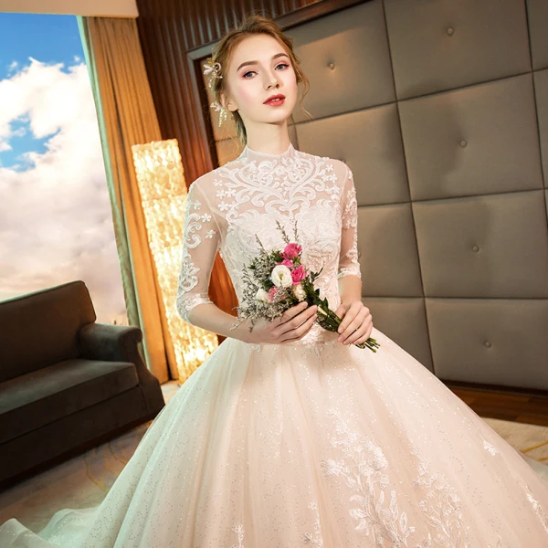 Eleganckie Szampan Suknie Ślubne 2019 Princessa Wysokiej Szyi Z Koronki Kwiat 1/2 Rękawy Bez Pleców Trenem Katedra