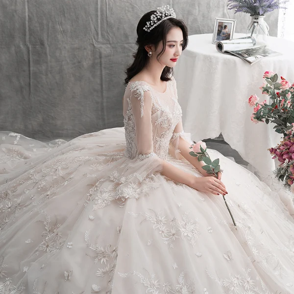 Modern / Fashion Champagne Wedding Dresses 2019 A-Line / Princess Scoop Neck Lace Flower Appliques Butterfly Long Sleeve Backless Royal Train