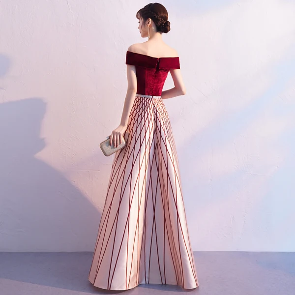 Chic / Beautiful Burgundy Evening Dresses  2019 A-Line / Princess Off-The-Shoulder Suede Short Sleeve Backless Striped Floor-Length / Long Formal Dresses