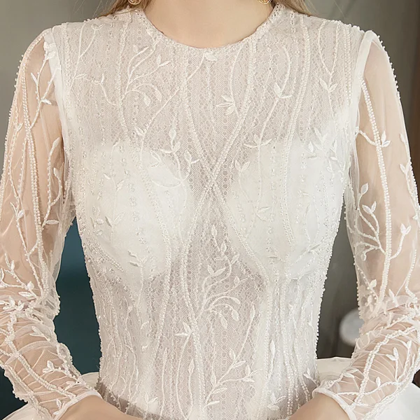 Audrey Hepburn Style Ivory Wedding Dresses 2019 Ball Gown Scoop Neck Beading Lace Flower Pearl Long Sleeve Chapel Train