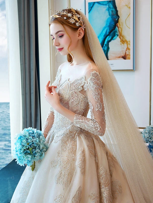 Luxe Champagne Robe De Mariée 2019 Robe Boule Encolure Dégagée En Dentelle Fleur Paillettes 3/4 Manches Royal Train