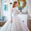 Audrey Hepburn-stijl Champagne Trouwjurken 2019 A lijn Ronde Hals Kant Bloem Pailletten 3/4 Mouwen Ruglooze Cathedral Train