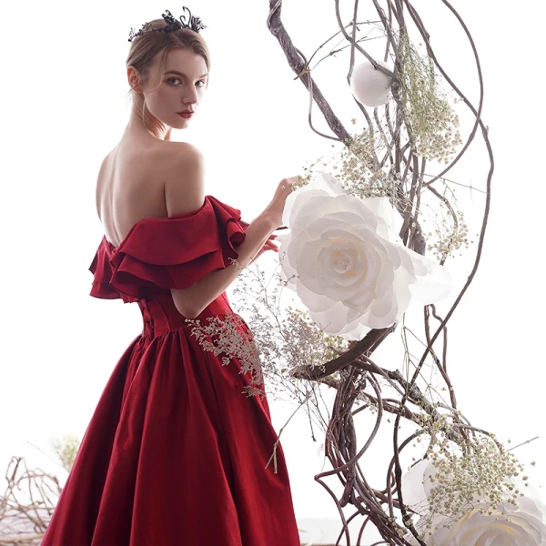 Elegante Burgunderrot Abendkleider 2019 A Linie Off Shoulder Rüschen Kurze Ärmel Rückenfreies Lange Festliche Kleider
