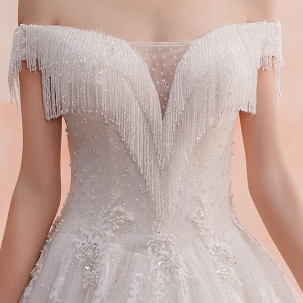Charmant Ivory / Creme Brautkleider / Hochzeitskleider 2019 A Linie Off Shoulder Perlenstickerei Quaste Spitze Blumen Pailletten Kurze Ärmel Rückenfreies Königliche Schleppe