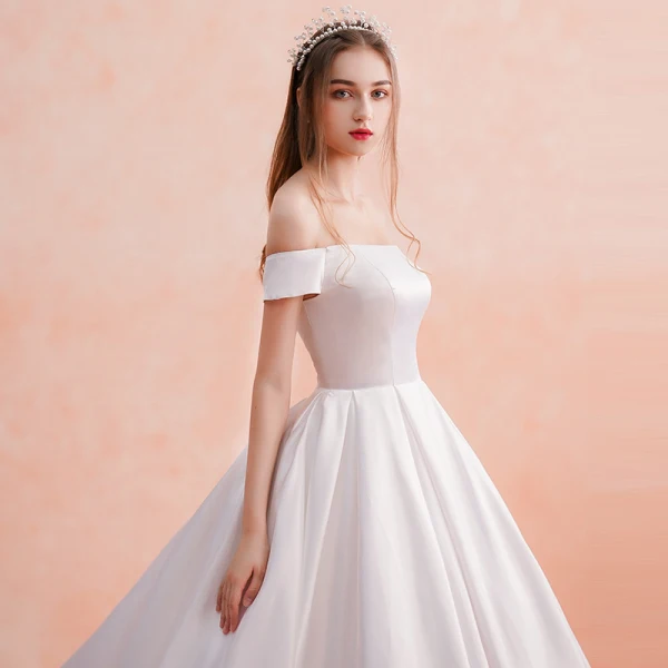 Simple Ivoire Robe De Mariée 2019 Princesse De l'épaule Manches Courtes Dos Nu Cathedral Train
