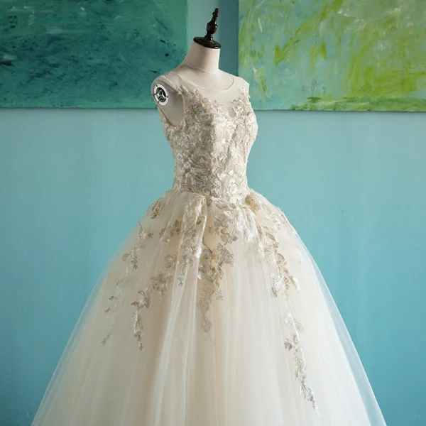 Elegant Champagne Wedding Dresses 2018 Ball Gown Appliques Scoop Neck Backless Sleeveless Floor-Length / Long Wedding