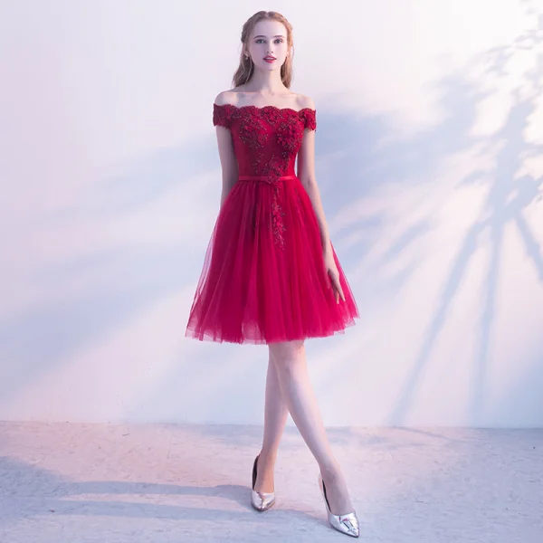 Chic / Belle Bordeaux Robe De Fete 2019 Princesse De l'épaule Perlage En Dentelle Fleur Manches Courtes Dos Nu Ceinture Mi-Longues Robe De Ceremonie