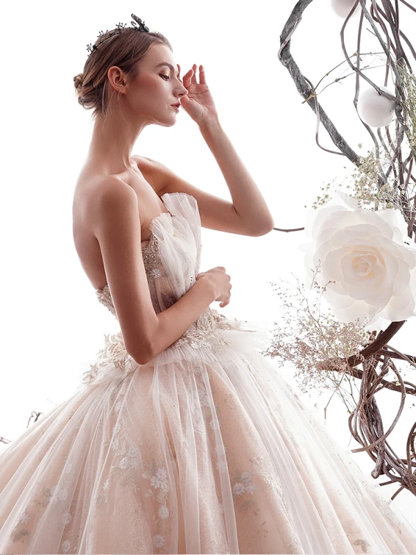 Luxury / Gorgeous Champagne Wedding Dresses 2019 A-Line / Princess Pleated Strapless Beading Lace Flower Sleeveless Backless Royal Train