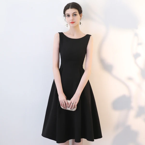 Modest / Simple Black Homecoming 2019 Graduation Dresses A-Line / Princess Scoop Neck Sleeveless Backless Knee-Length Formal Dresses