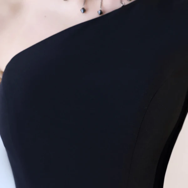 Chic / Belle Noire de retour Robe De Graduation 2018 Princesse Une épaule Avec Châle Dos Nu Sans Manches Thé Longueur Robe De Ceremonie