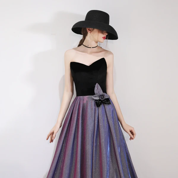 Sjarmerende Purple Stjernehimmelen Selskapskjoler 2019 Prinsesse Suede Strapless Glitter Polyester Appliques Uten Ermer Ryggløse Feie Tog Formelle Kjoler