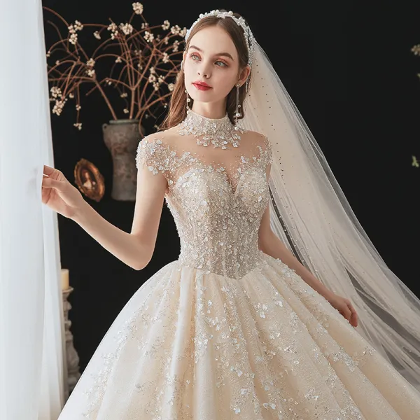 Luksusowe Uroczy Szampan Suknie Ślubne 2021 Suknia Balowa Wysokiej Szyi Frezowanie Aplikacje Rhinestone Cekiny Kótkie Rękawy Bez Pleców Trenem Królewski Ślub