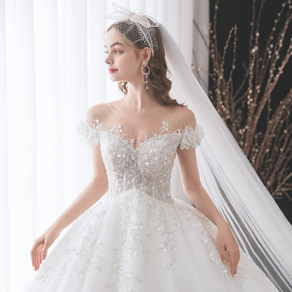 Mode Ivoire Robe De Mariée 2021 Robe Boule Encolure Dégagée Perlage Appliques En Dentelle Fleur Perle Paillettes Manches Courtes Dos Nu Royal Train Mariage
