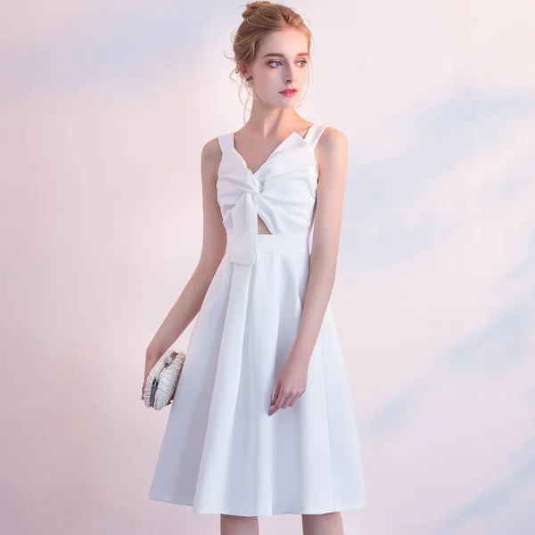 Modest / Simple Ivory Homecoming Graduation Dresses 2018 A-Line / Princess Bow Spaghetti Straps Sleeveless Knee-Length Formal Dresses